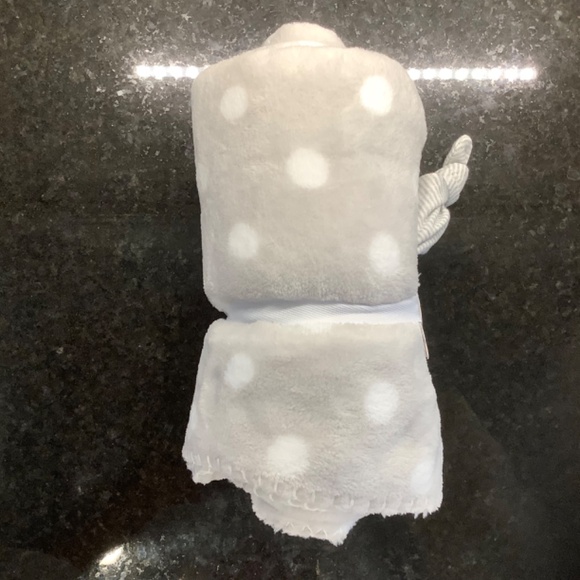 Unisex Gray and White Sweet Baby Blanket and Hat Set - Picture 3 of 5